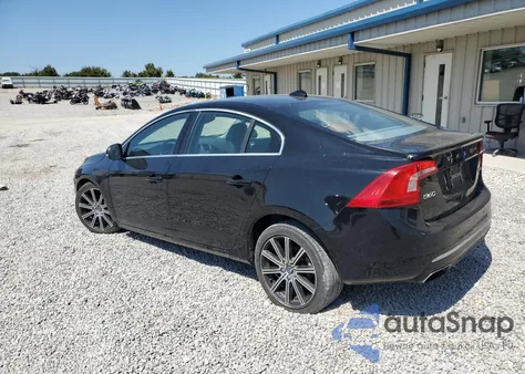 2017 Volvo S60 Premier z USA, uszkodzony, nr VIN LYV402TK7HB195474